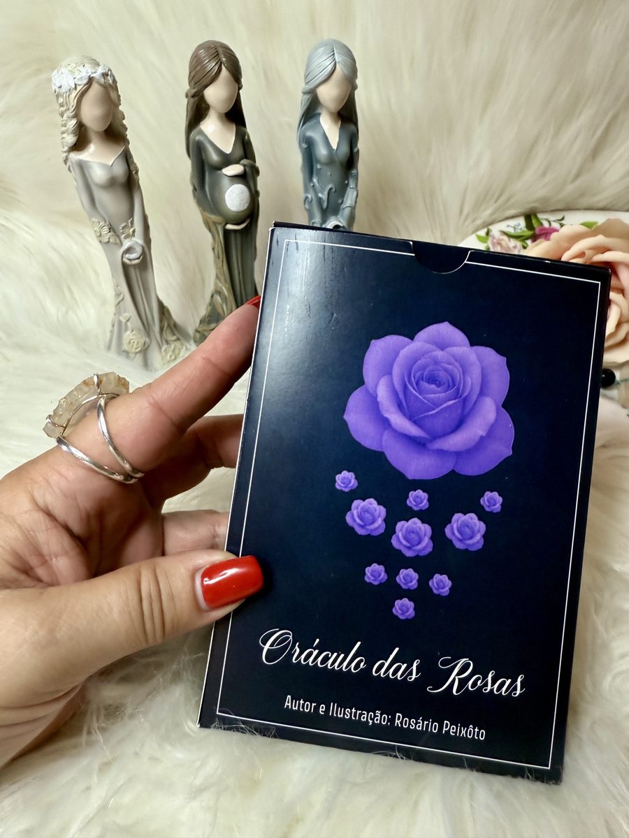 Caixa do Oráculo das Rosas, azul-escura com uma rosa lilás