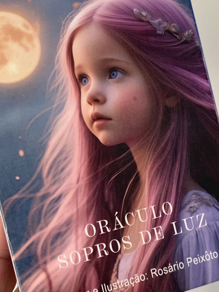 Caixa do Oráculo Sopros de Luz, com uma menina de cabelo lilás e a lua cheia